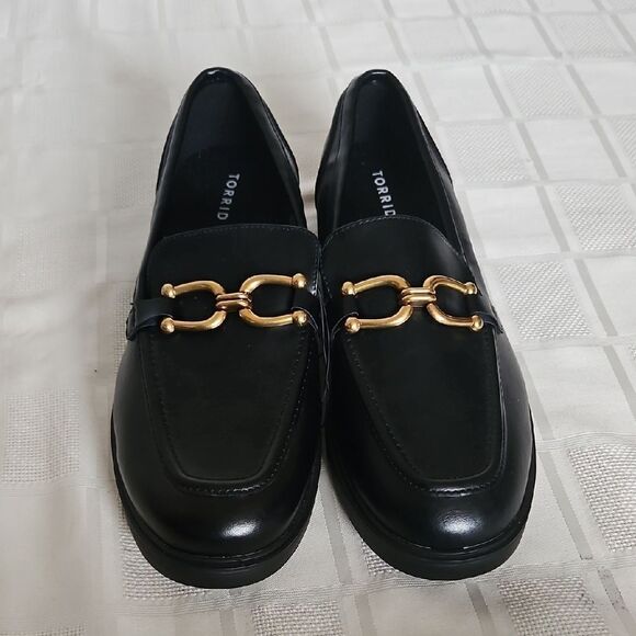torrid Shoes - Torrid Women's Black Loafers with Gold Accent